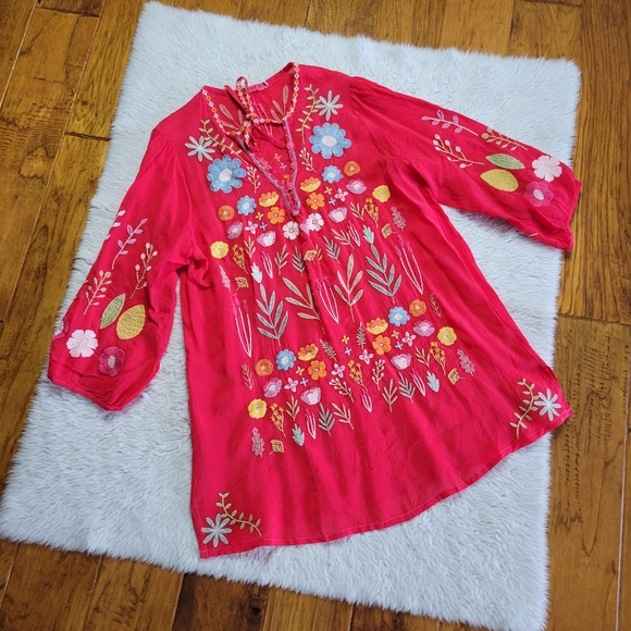 Johnny Was Cupra Rayon Tunic Blouse Top Women's Medium Red Embroidered Floral - Picture 1 of 9